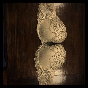 Victoria’s Secret strapless bra